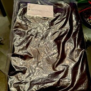 Beyond Yoga Pocket Infinity Scarf in Black One Size